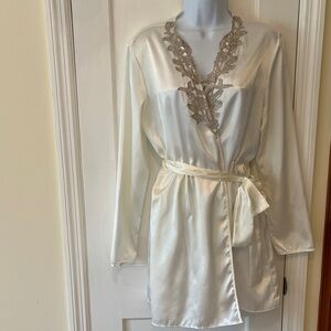 Flora Satin Robe Lace Trim Womens Small Medium Belt White Cream Bridal Honeymoon